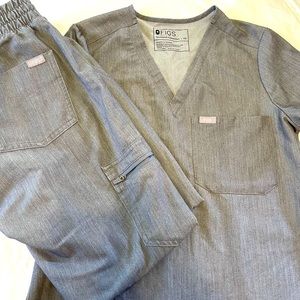 FIGS graphite XS petite Zamora pants and XS Catarina top
